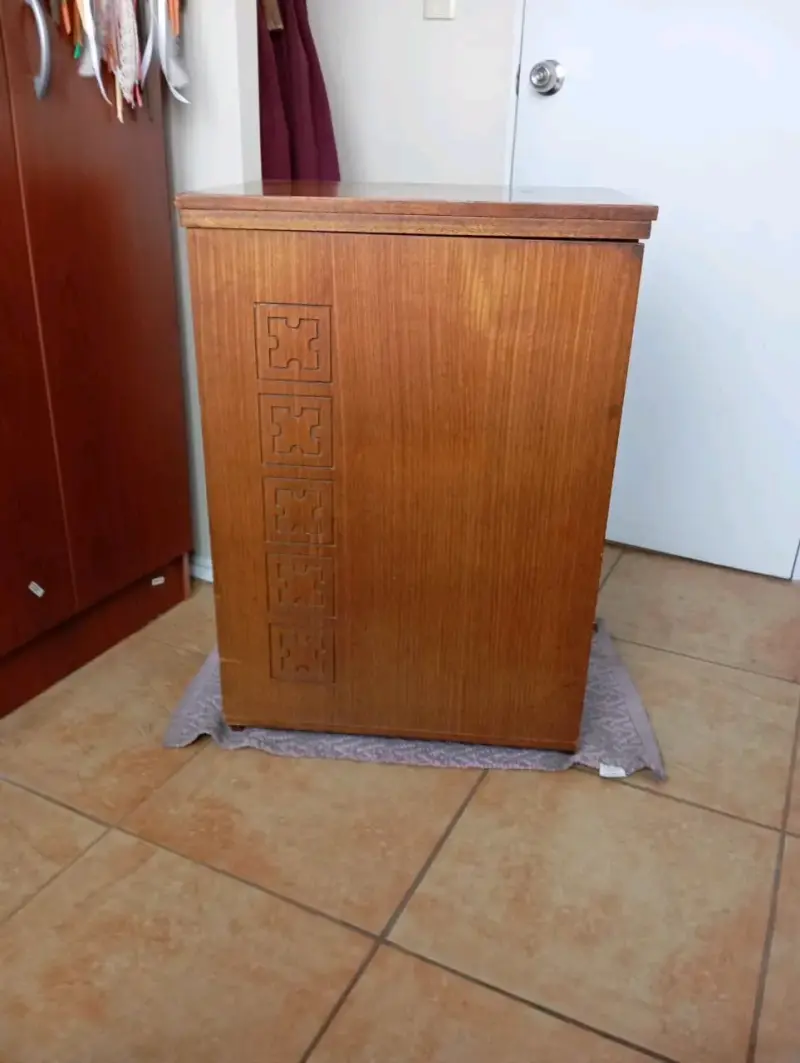 Máquina de coser Singer con mueble - 5