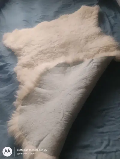 Alfombra de piel de oveja - miniatura 1