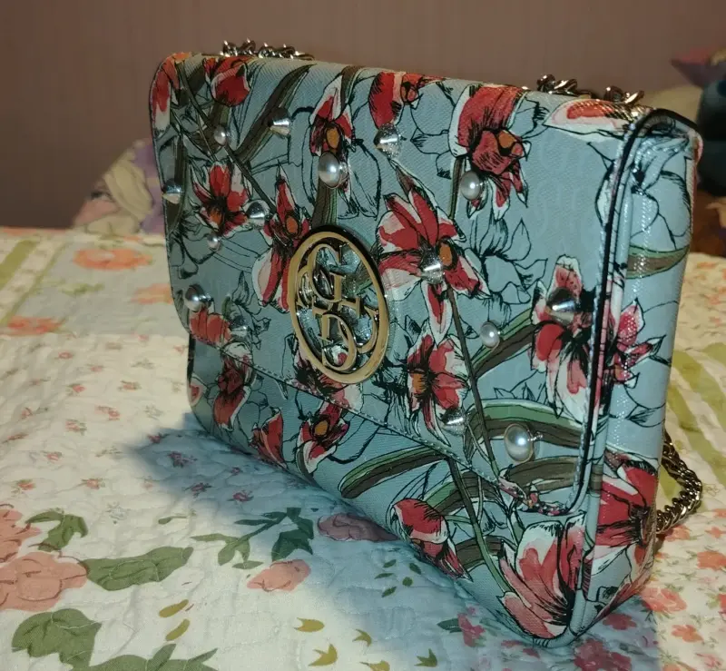 Cartera floral convertible Guess - 2