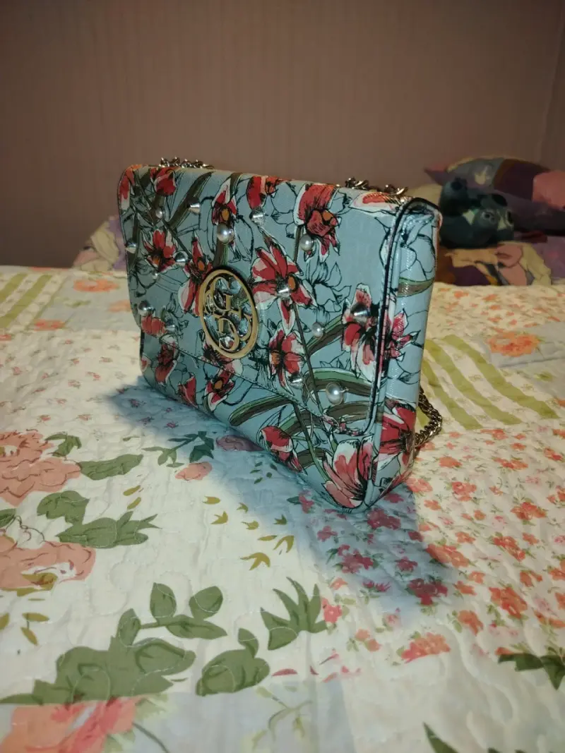 Cartera floral convertible Guess - 4
