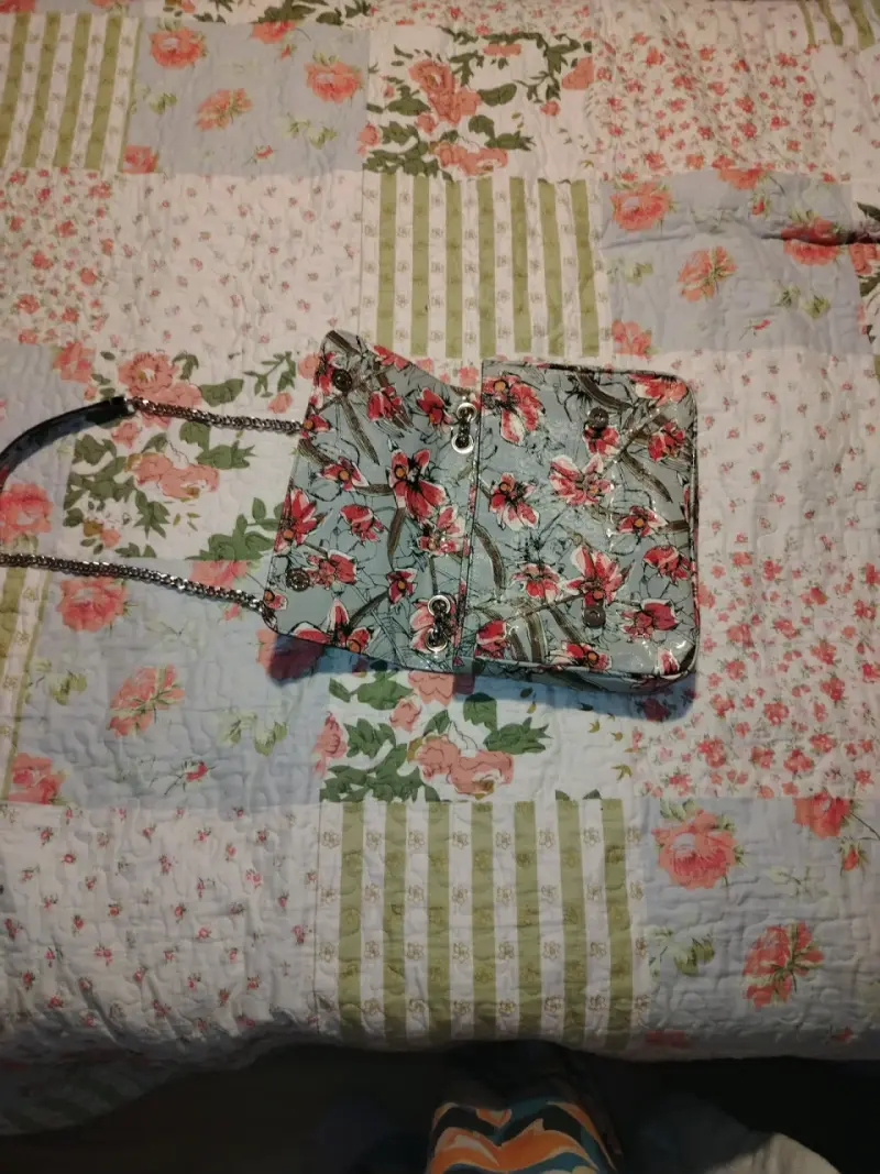 Cartera floral convertible Guess - 6