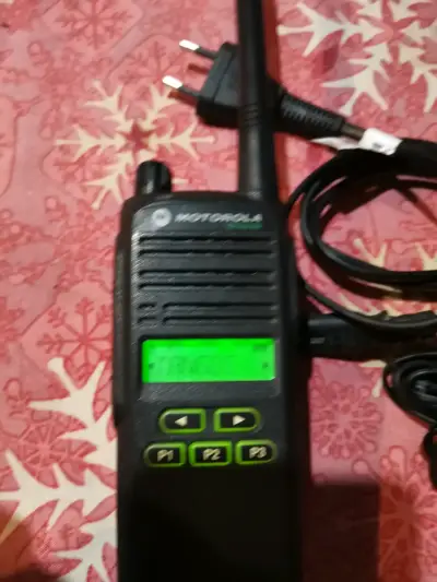Radio Motorola EP350 VHF profesional - miniatura 1