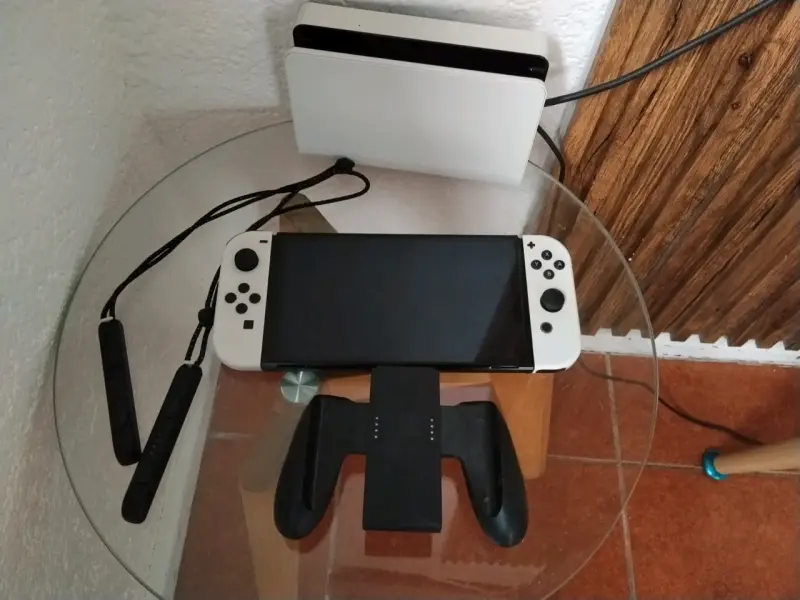 Consola switch oled cómo nueva - 3