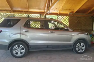 SUV gris changan cx70 en buen estado - miniatura 4
