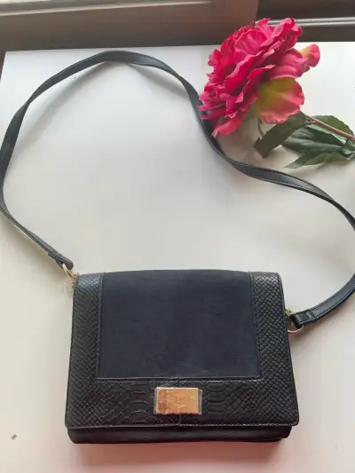 Cartera de ecocuero negra elegante - miniatura 1