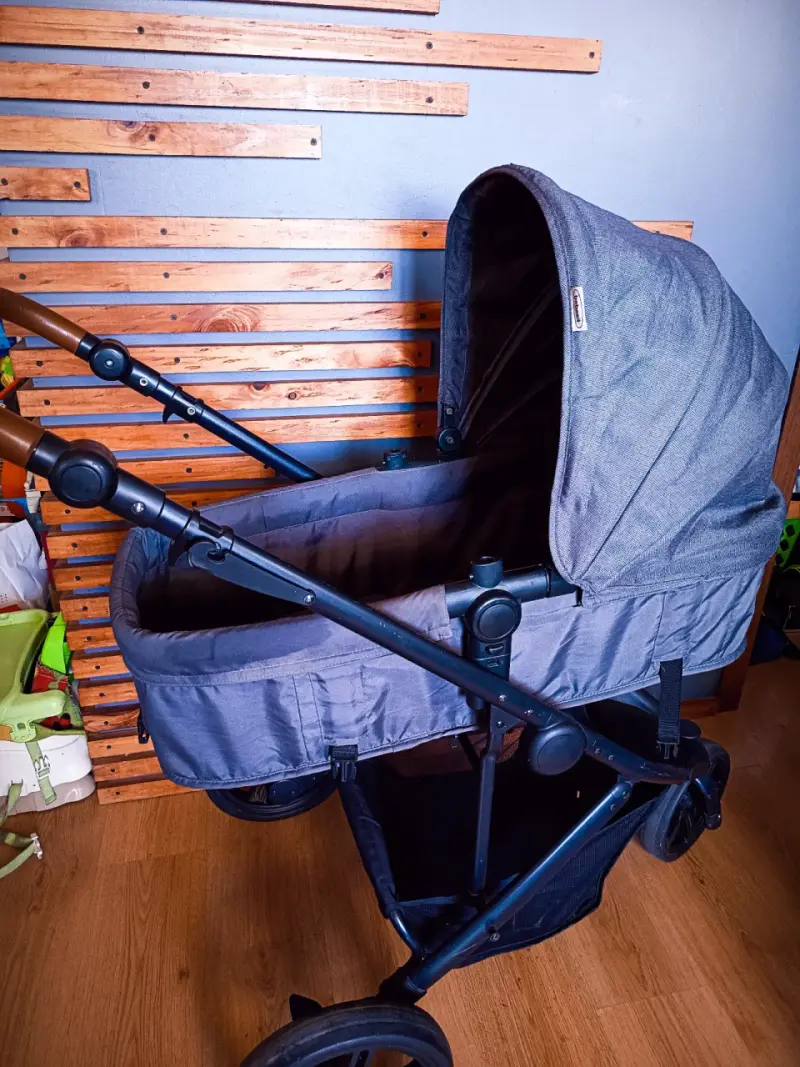 Coche Bebesit con silla para auto + moisés. - 4