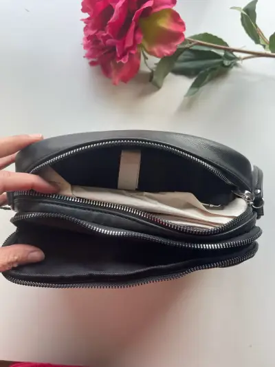 Cartera Juvenil negro acolchado con correa - miniatura 4