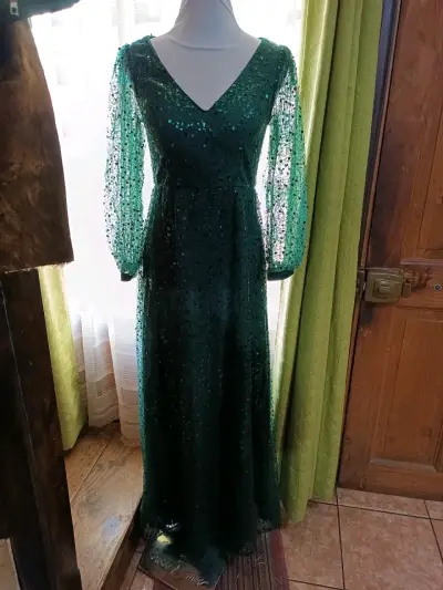 Vestido largo verde con lentejuelas - miniatura 1