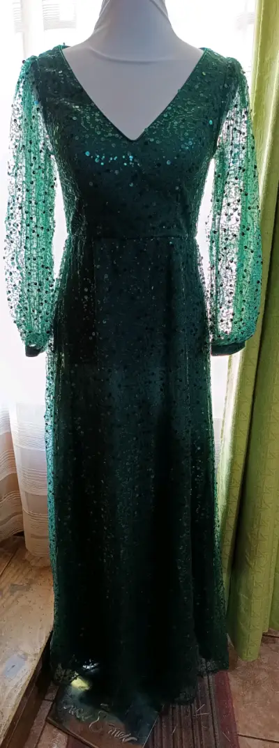 Vestido largo verde con lentejuelas - miniatura 2