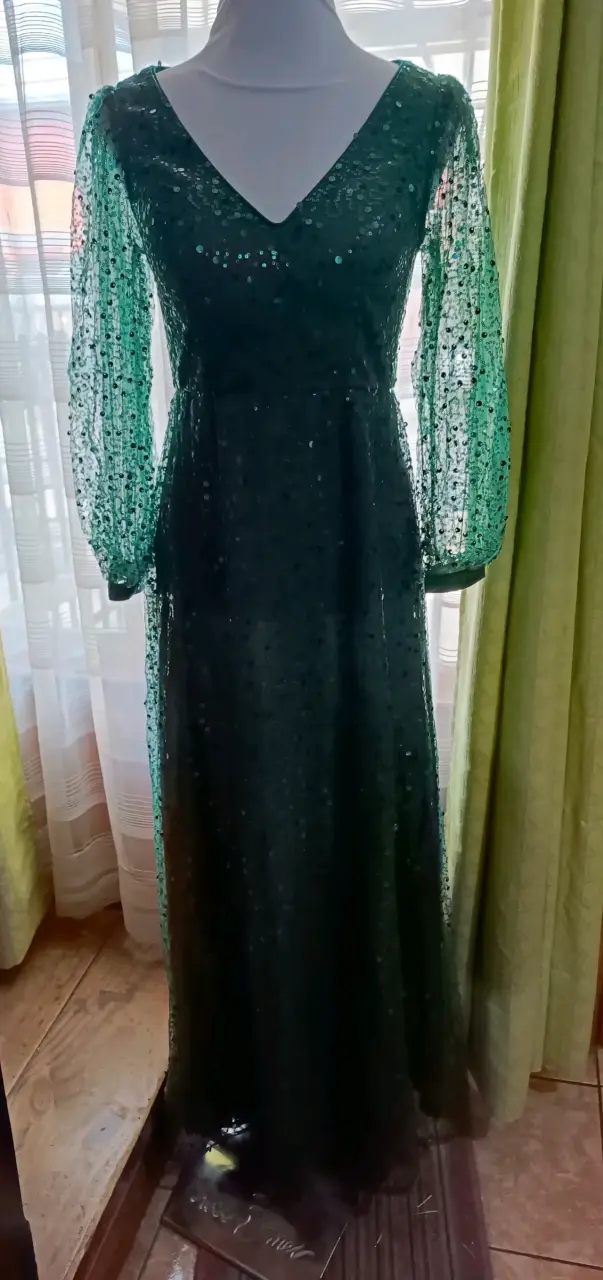 Vestido largo verde con lentejuelas - 6