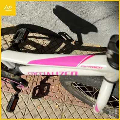 Bicicleta infantil Specialized rosada - miniatura 5
