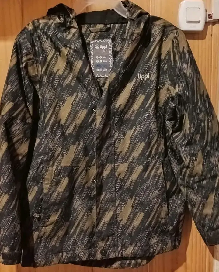 Chaqueta impermeable Uppf camuflada