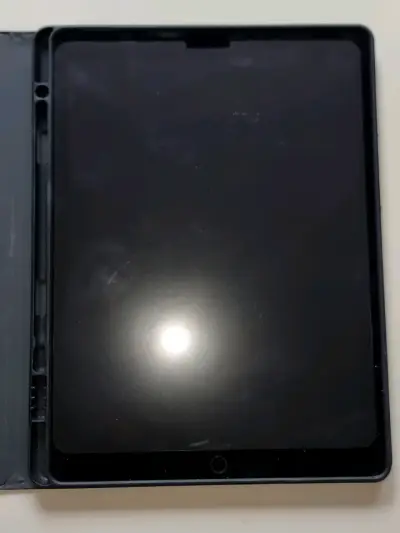 📱 iPad Pro (1ª generación) en buen estado + funda - miniatura 1