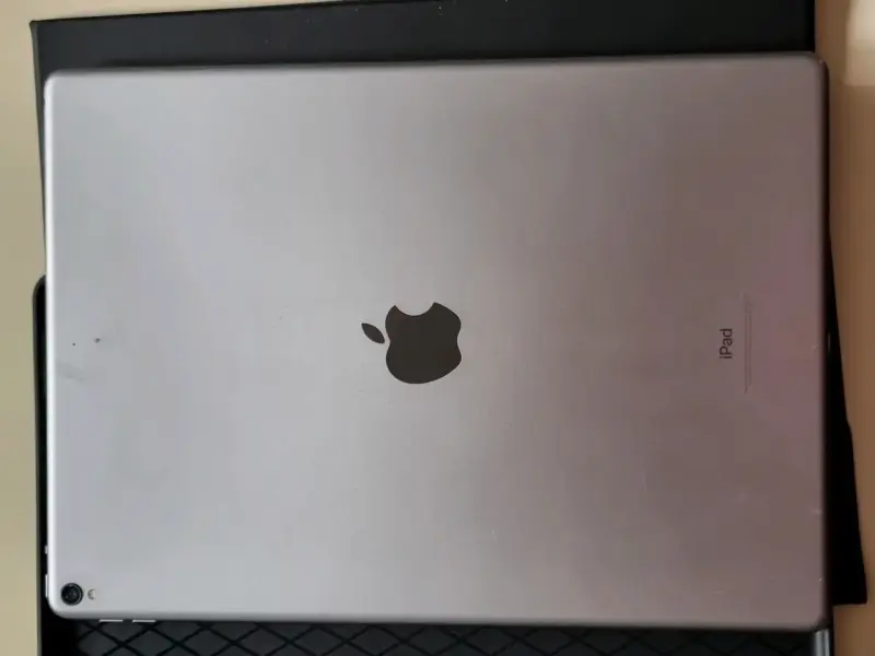 📱 iPad Pro (1ª generación) en buen estado + funda - 4