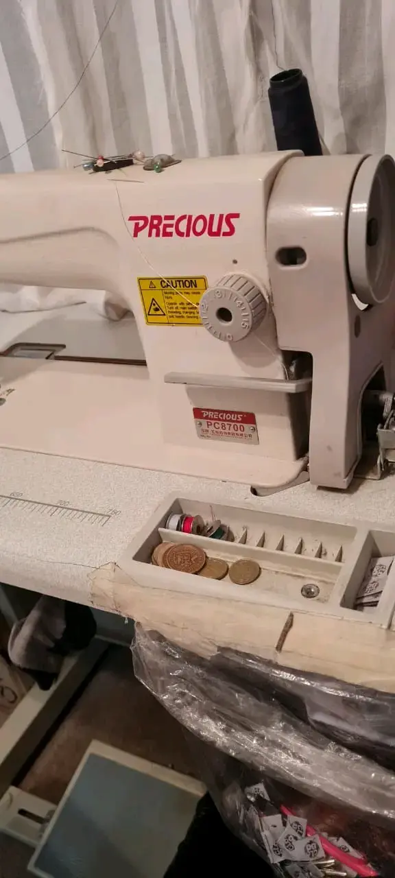 Máquina de coser Precious PC8700 - 1