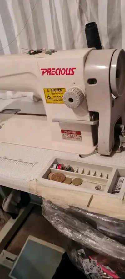 Máquina de coser Precious PC8700 - miniatura 1