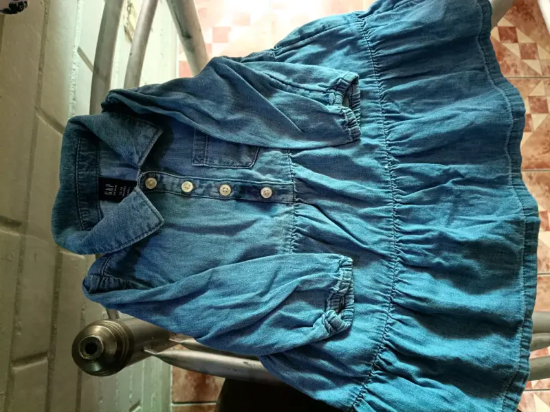 Vestido denim GAP para niña