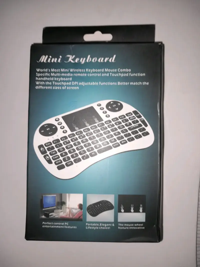 Teclado Mini Inalámbrico con Touchpad - 1