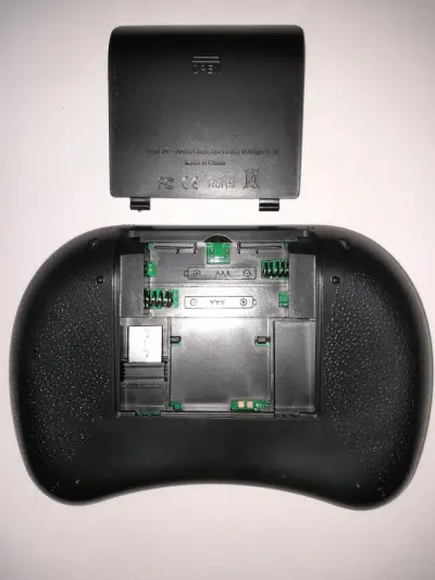 Teclado Mini Inalámbrico con Touchpad - miniatura 3