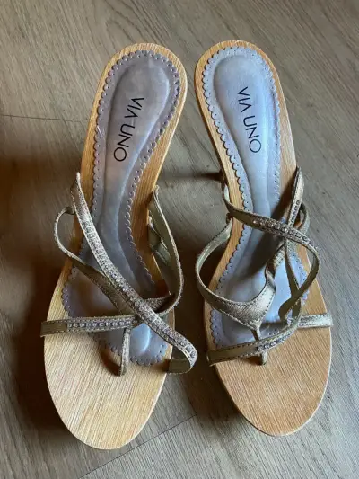 Sandalias doradas Via Uno - miniatura 1