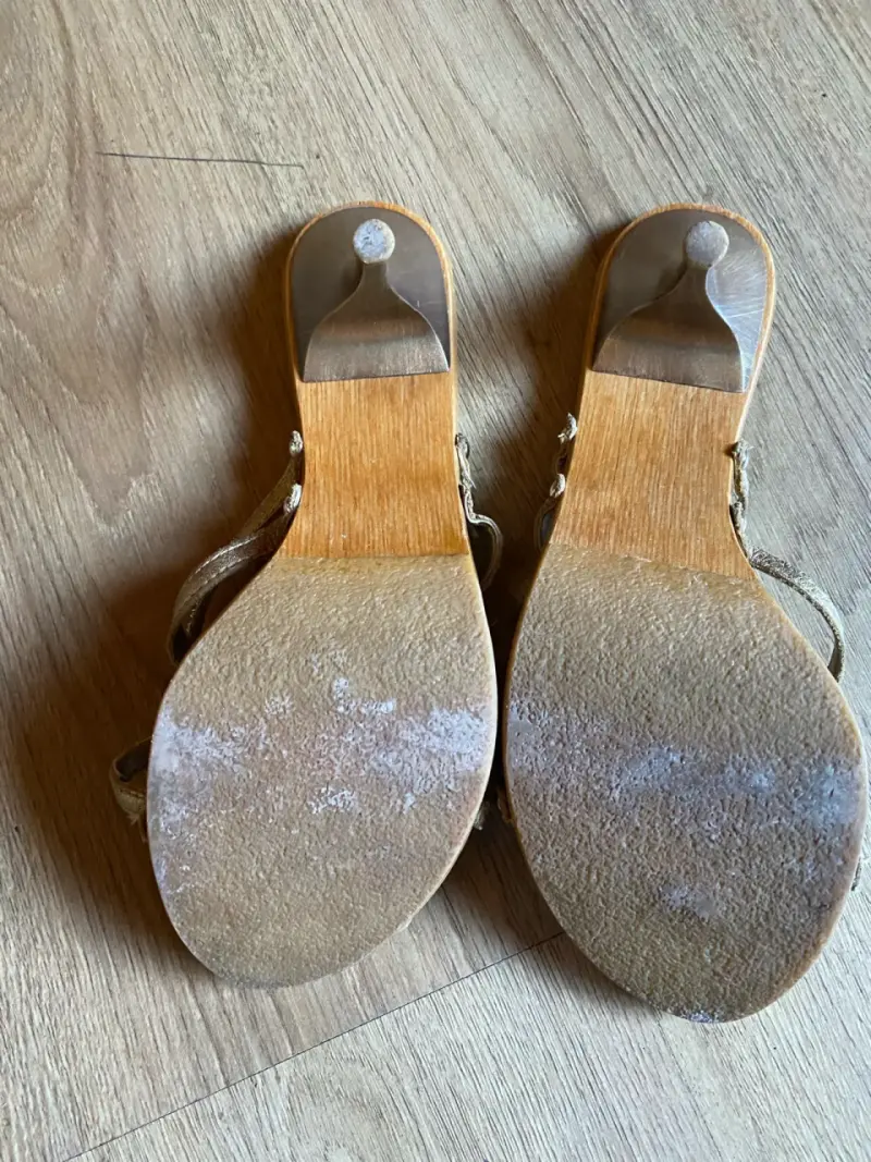 Sandalias doradas Via Uno - 2