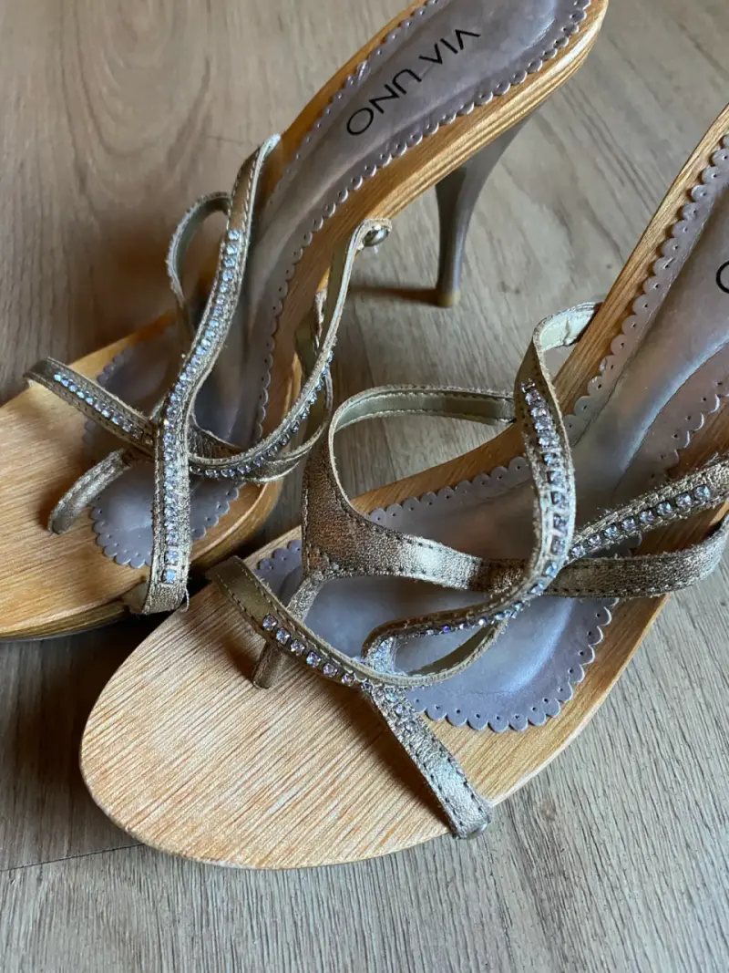 Sandalias doradas Via Uno - 3