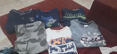 Lote de poleras estampadas para niño talla desde 8 - miniatura 1