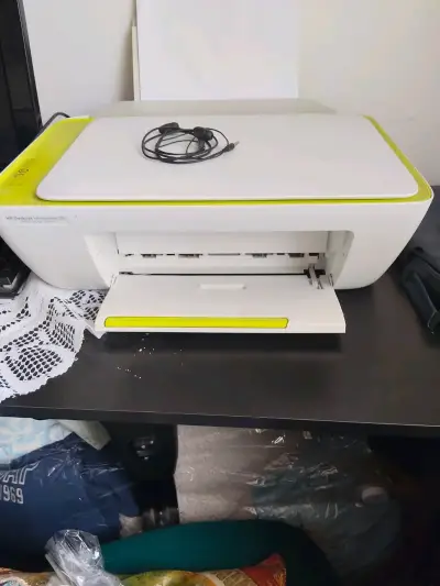 Impresora multifuncional blanca - miniatura 4
