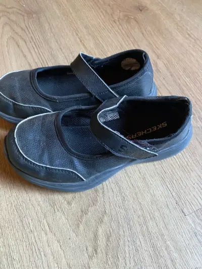 Zapatos negros para niña - miniatura 2