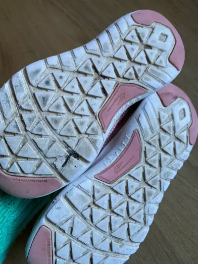 Zapatillas rosas para niñas - miniatura 3