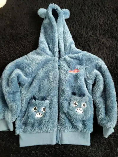 Polerón infantil azul con capucha - miniatura 1