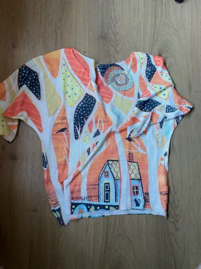 Blusa estampada colorida - miniatura 1