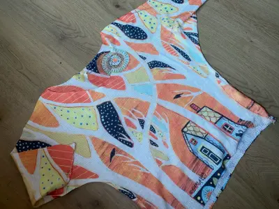 Blusa estampada colorida - miniatura 3