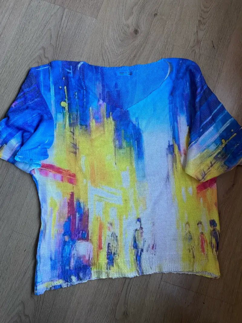 Polera estampada azul y amarilla - 1