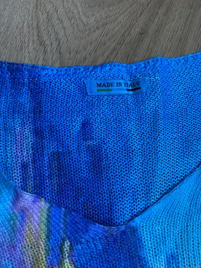 Polera estampada azul y amarilla - miniatura 2