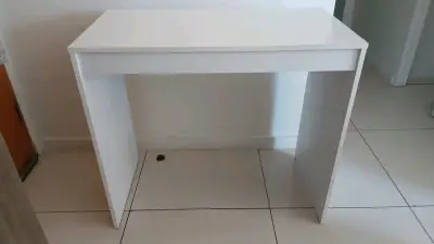 Escritorio blanco - miniatura 1