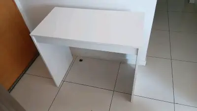 Escritorio blanco - miniatura 2