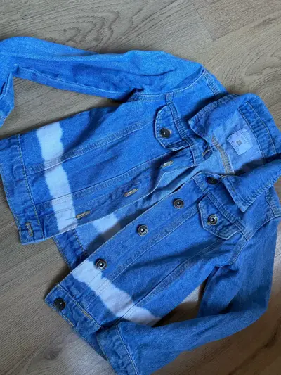 Chaqueta de mezclilla infantil azul - miniatura 1