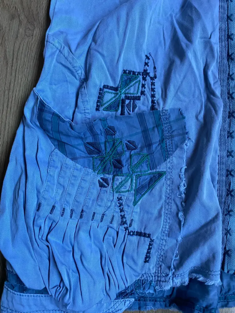 Vestido azul con bordados - 3