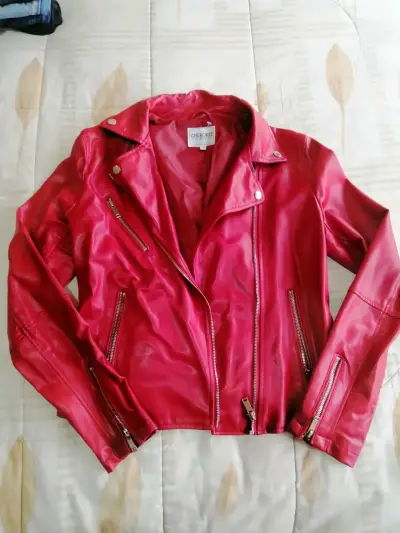 Chaqueta de cuero roja - miniatura 1