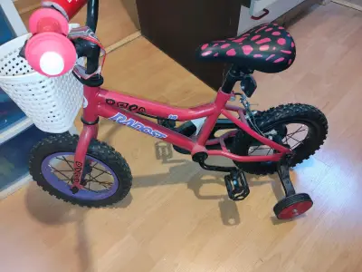 Bicicleta infantil roja con canasto - miniatura 3