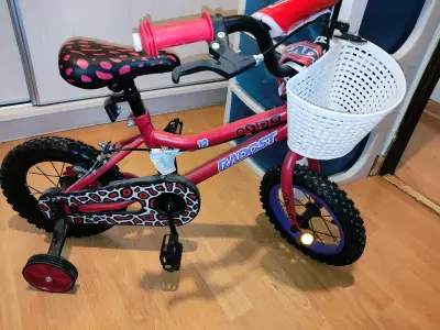 Bicicleta infantil roja con canasto - miniatura 5