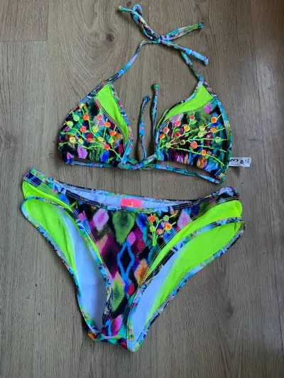 Bikini bordado colores brillantes - miniatura 1