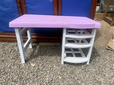 Mesa escritorio infantil plástica lila - miniatura 1