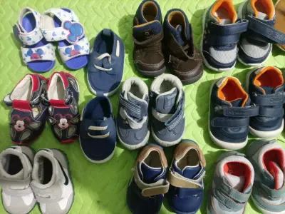 Lote de calzado infantil variado - miniatura 2