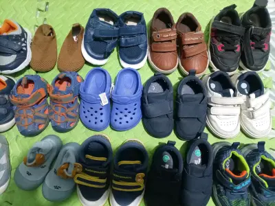 Lote de calzado infantil variado - miniatura 3