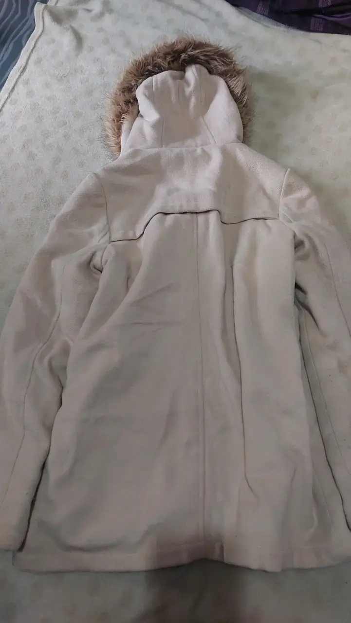 Abrigo beige con capucha - 2