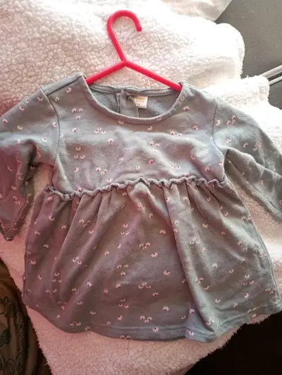 Vestido infantil gris floreado - miniatura 1