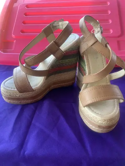 Sandalias de cuña marrones - miniatura 1