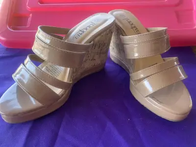 Sandalias plataforma beige - miniatura 1